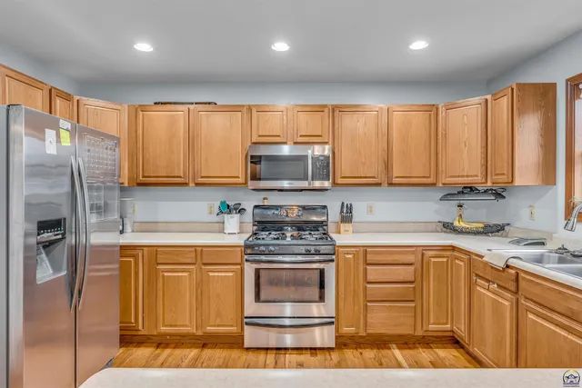 $258,950 | 630 Northwest Shorey Place, Topeka, KS 66608