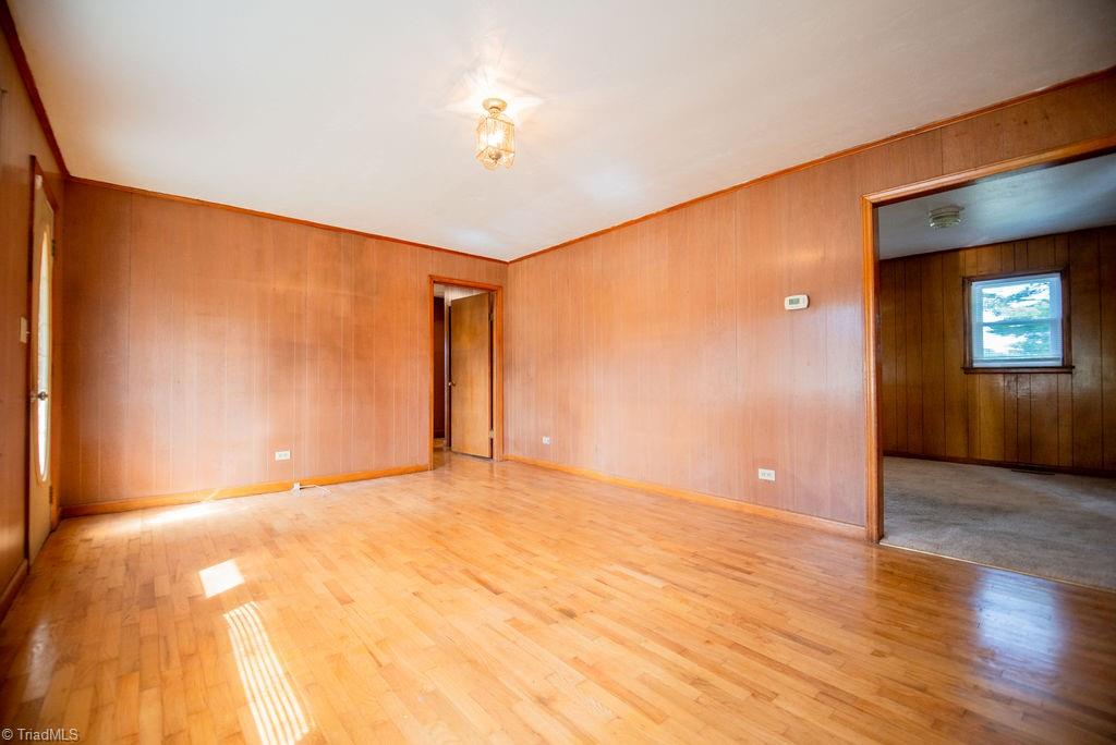146 Wooten Road Sparta, NC 28675 - Photo 18 of 50 Living room
