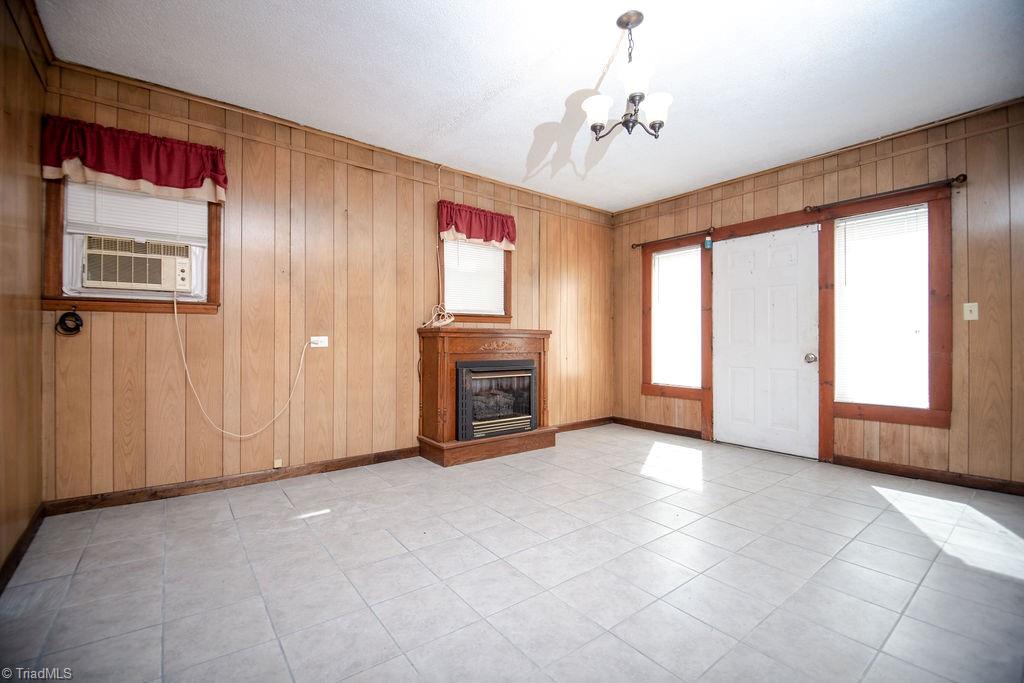146 Wooten Road Sparta, NC 28675 - Photo 23 of 50 Den