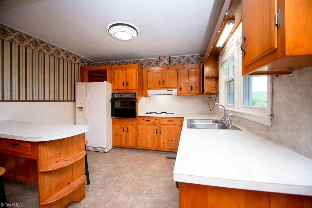 146 Wooten Road Sparta, NC 28675 - Photo 29 of 50 Gallery Image 29