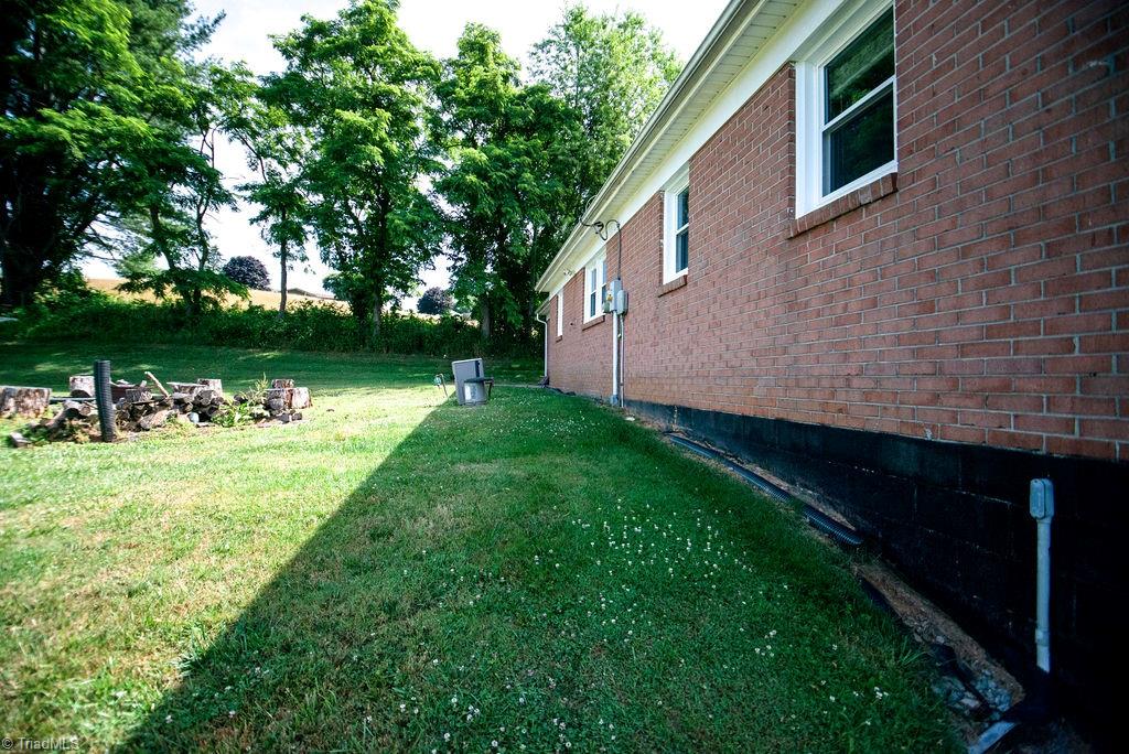 146 Wooten Road Sparta, NC 28675 - Photo 8 of 50 Gallery Image 8