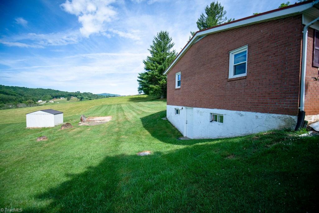 146 Wooten Road Sparta, NC 28675 - Photo 9 of 50 Gallery Image 9