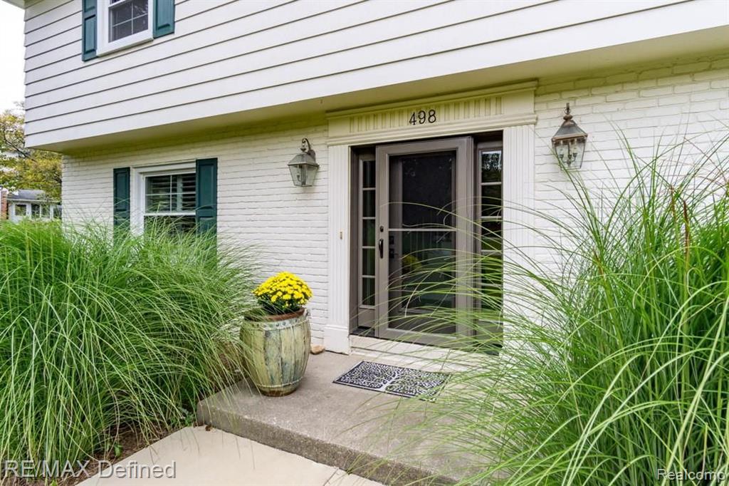 498 Willow Tree Lane Rochester Hills, MI 48306 - Photo 6 of 39