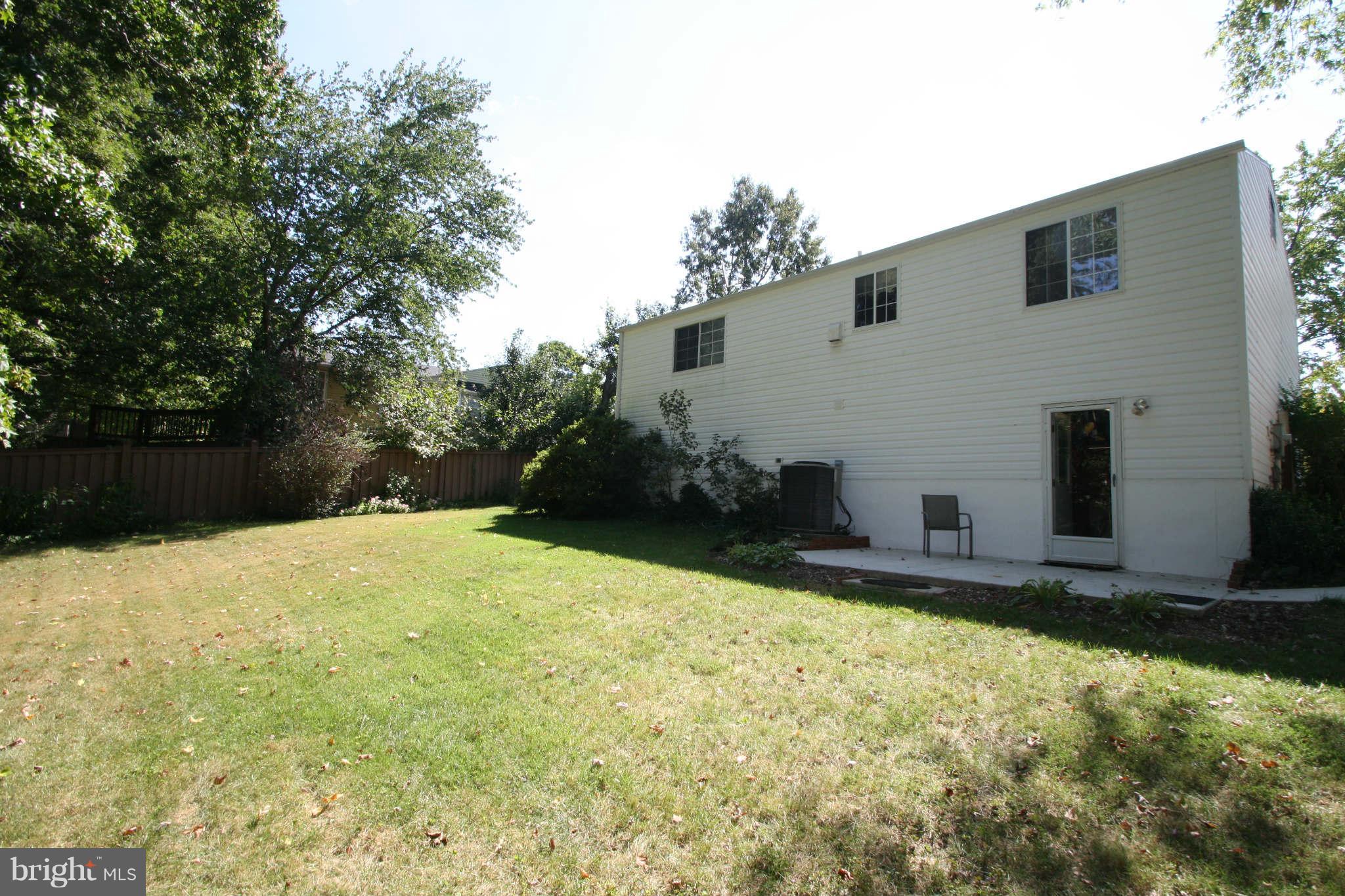 6110 Clinton Way Clinton, MD 20735 - Photo 14 of 16 Exterior (Rear)