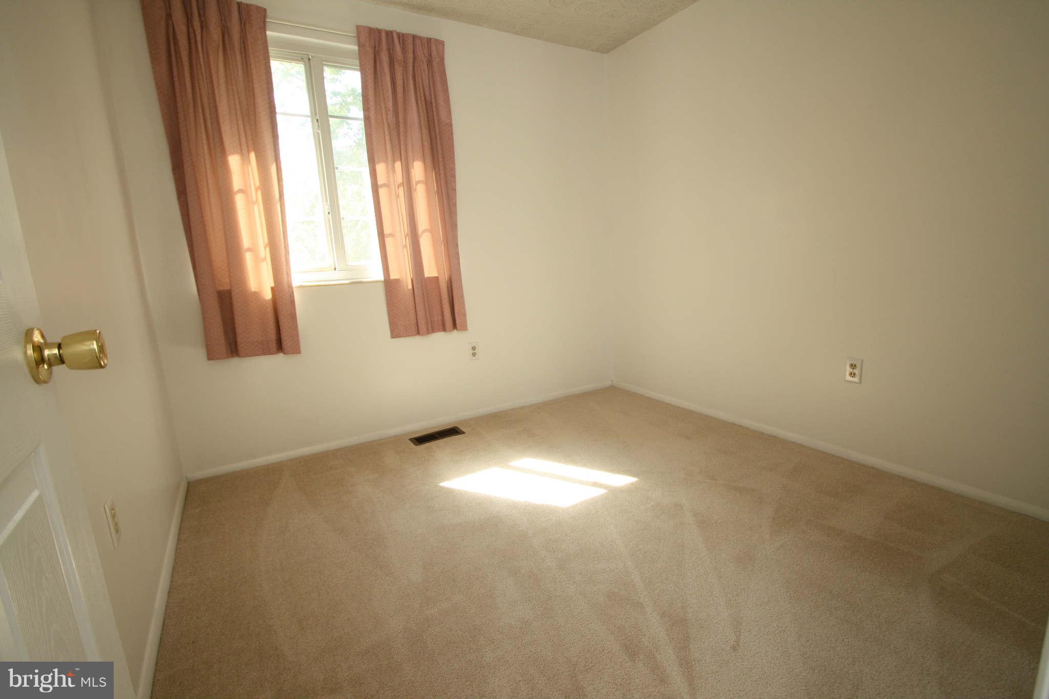 6110 Clinton Way Clinton, MD 20735 - Photo 8 of 16 Bedroom