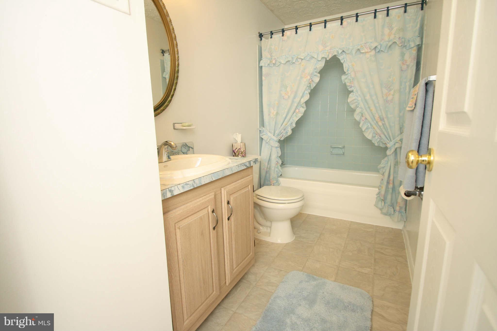 6110 Clinton Way Clinton, MD 20735 - Photo 10 of 16 Bath