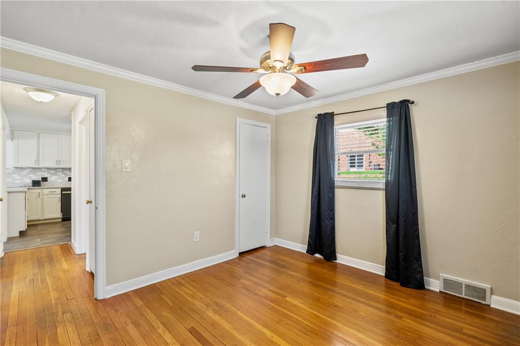 9515 Orchard Road Pittsburgh, PA 15237 - Photo 12 of 28 a view of empty room with wooden floor