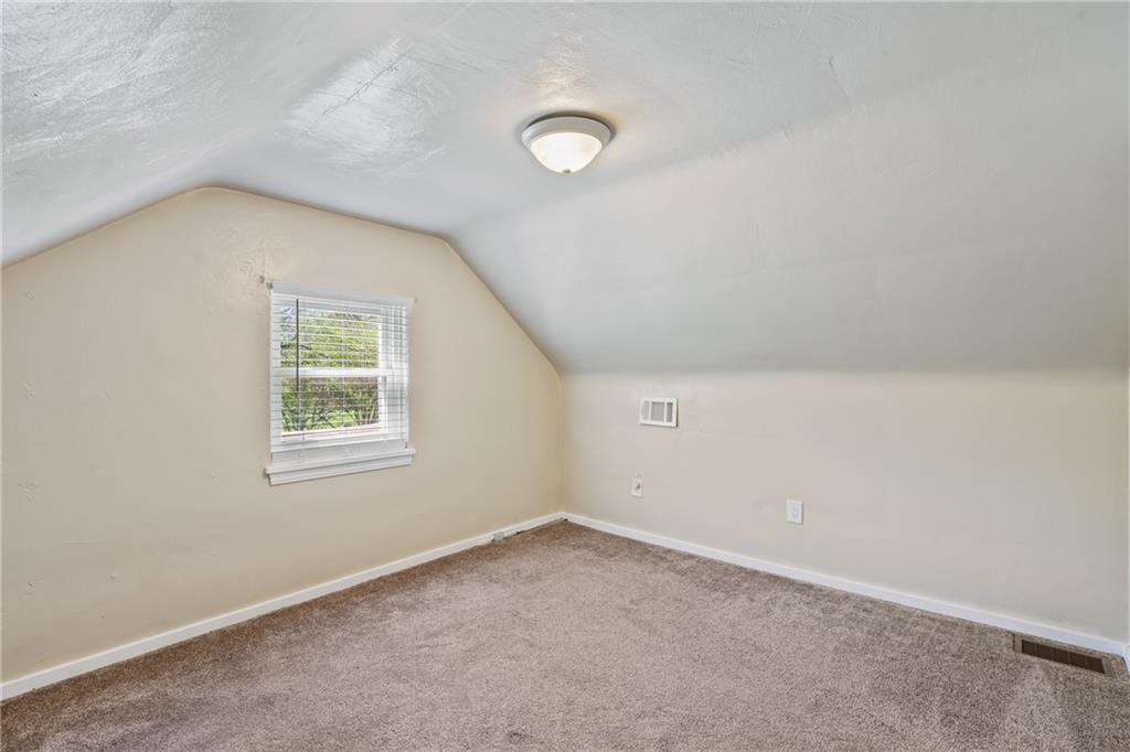 9515 Orchard Road Pittsburgh, PA 15237 - Photo 18 of 28 an empty room with a window