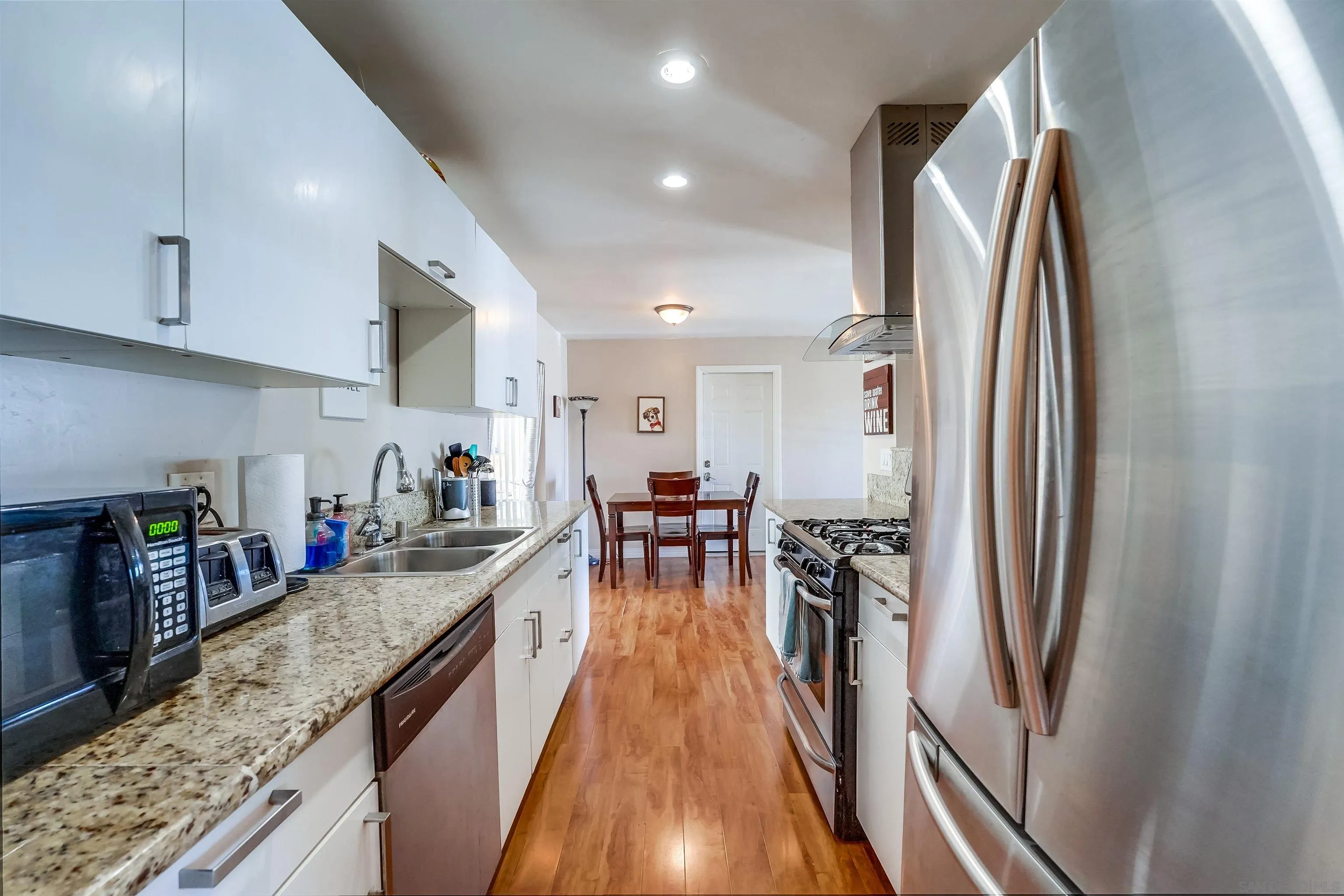 243 Parkbrook Street Spring Valley, CA 91977 - Photo 11 of 49 Gallery Image 11