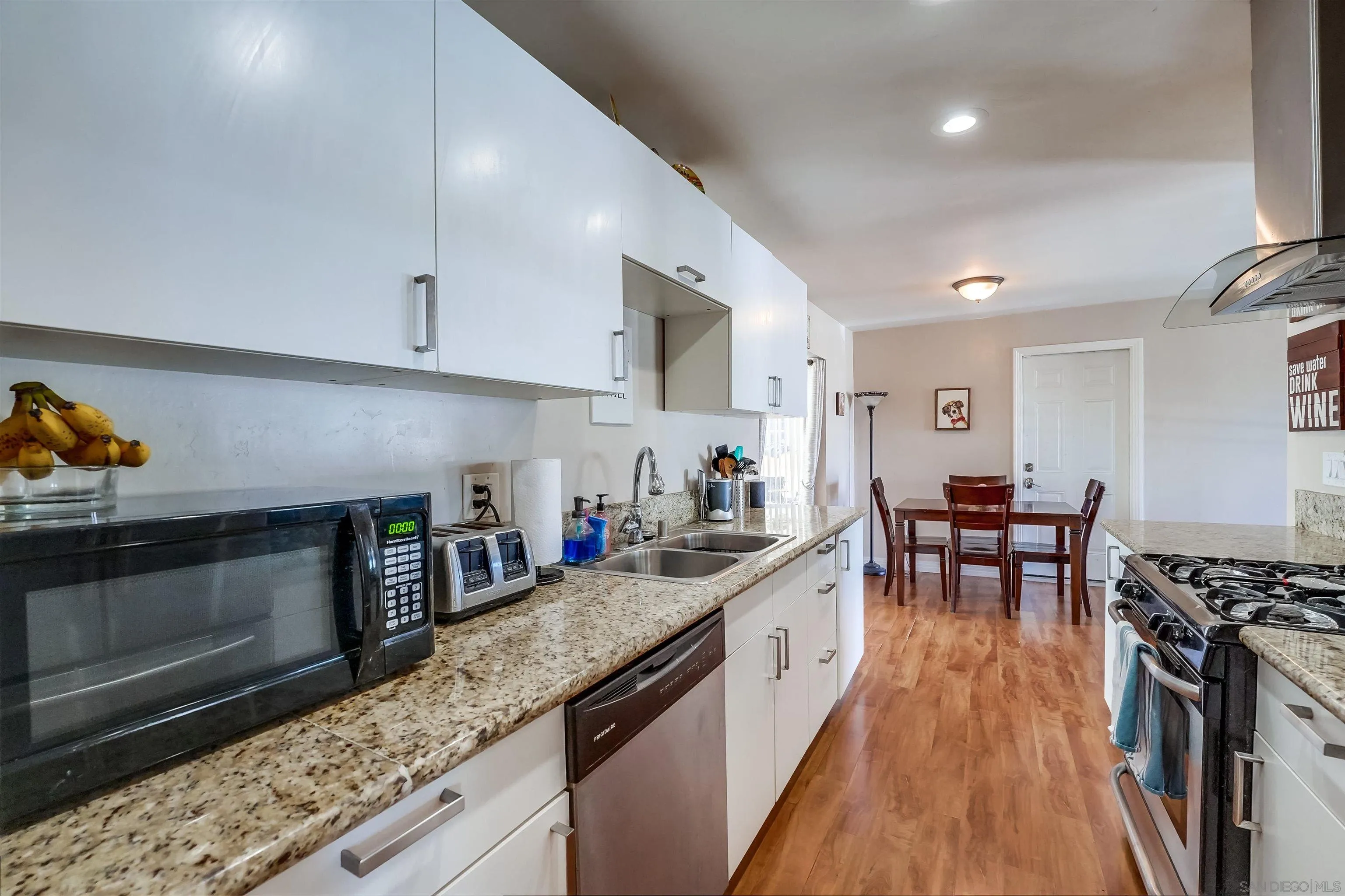 243 Parkbrook Street Spring Valley, CA 91977 - Photo 12 of 49 Gallery Image 12