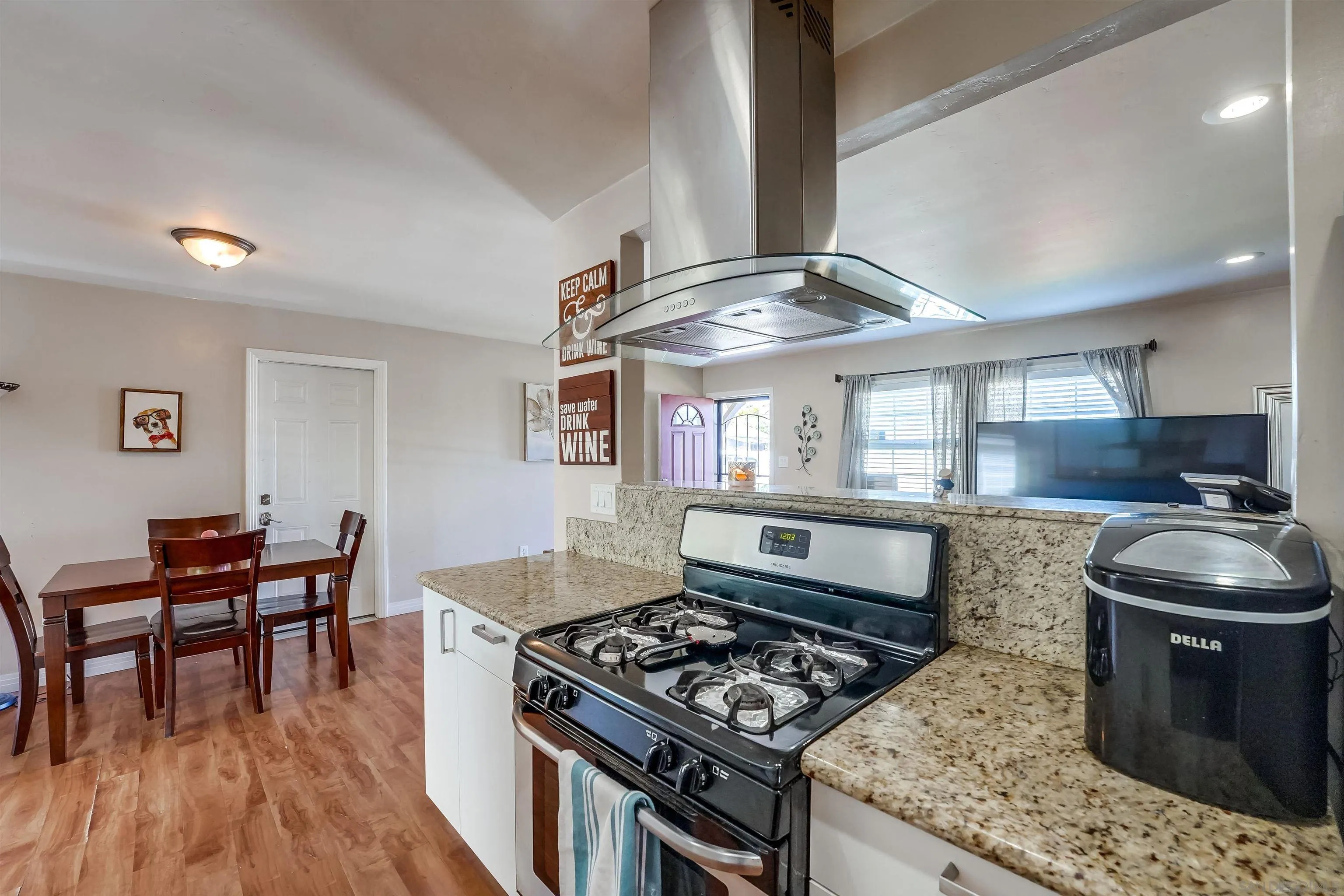 243 Parkbrook Street Spring Valley, CA 91977 - Photo 13 of 49 Gallery Image 13