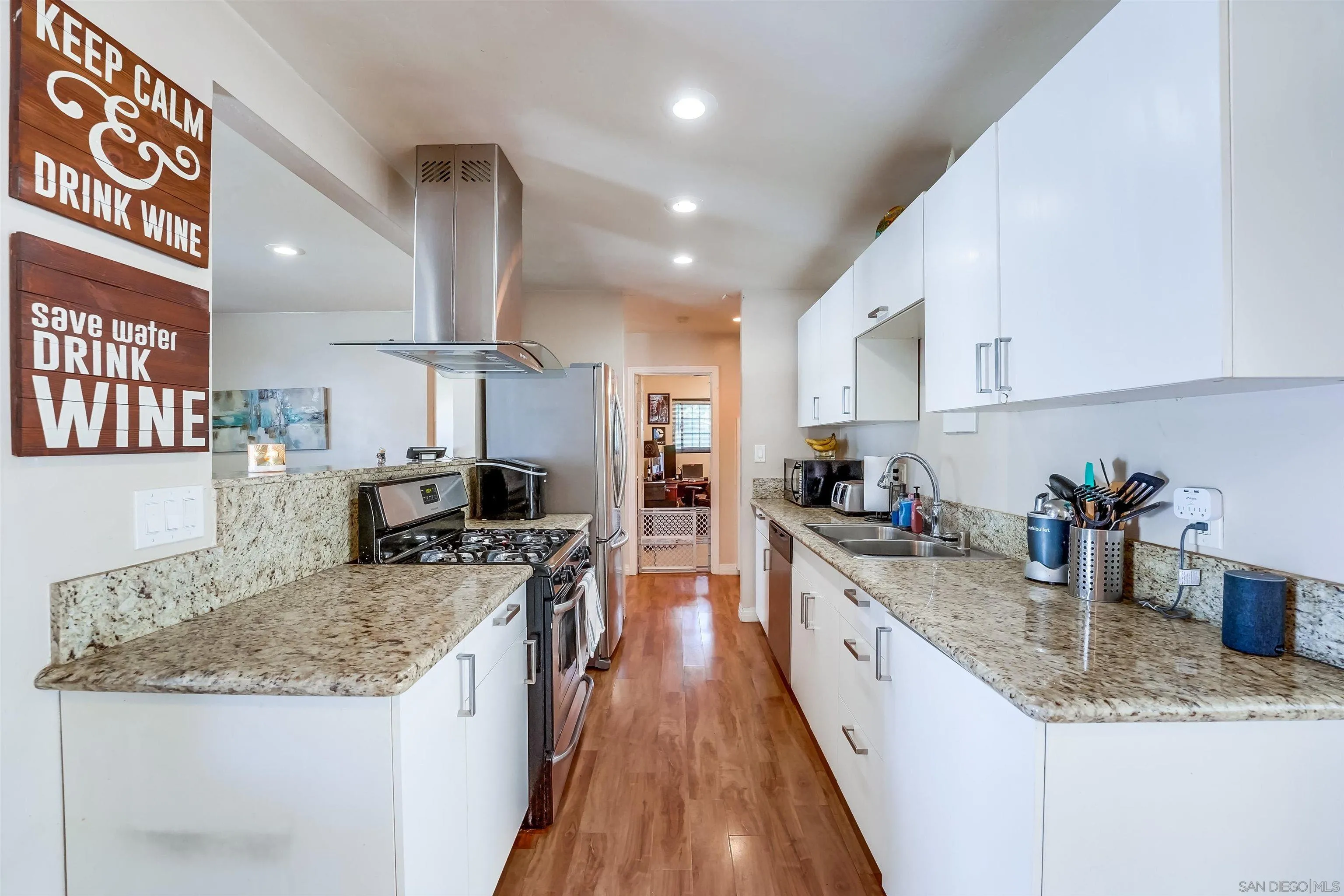 243 Parkbrook Street Spring Valley, CA 91977 - Photo 15 of 49 Gallery Image 15
