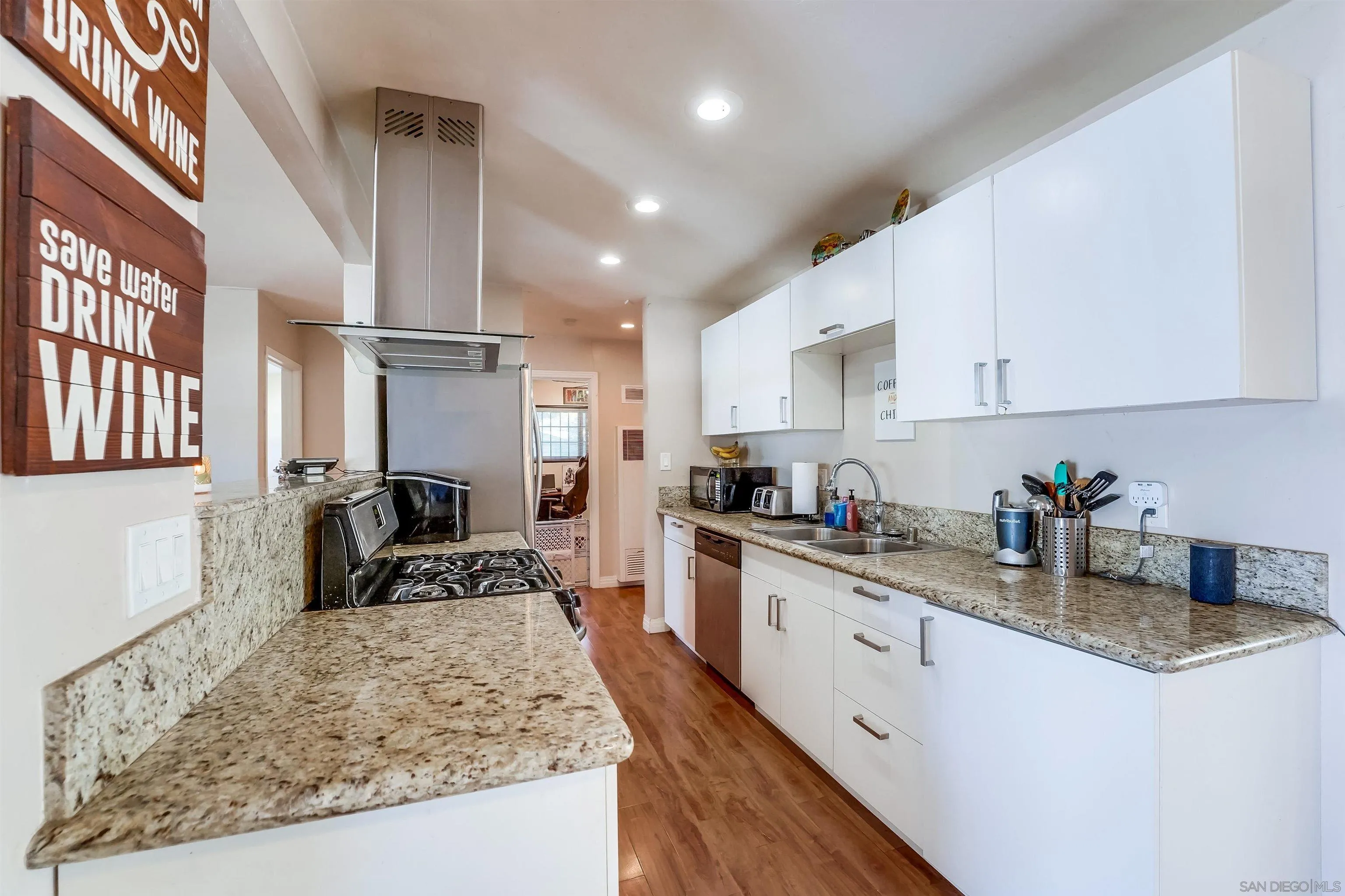 243 Parkbrook Street Spring Valley, CA 91977 - Photo 16 of 49 Gallery Image 16