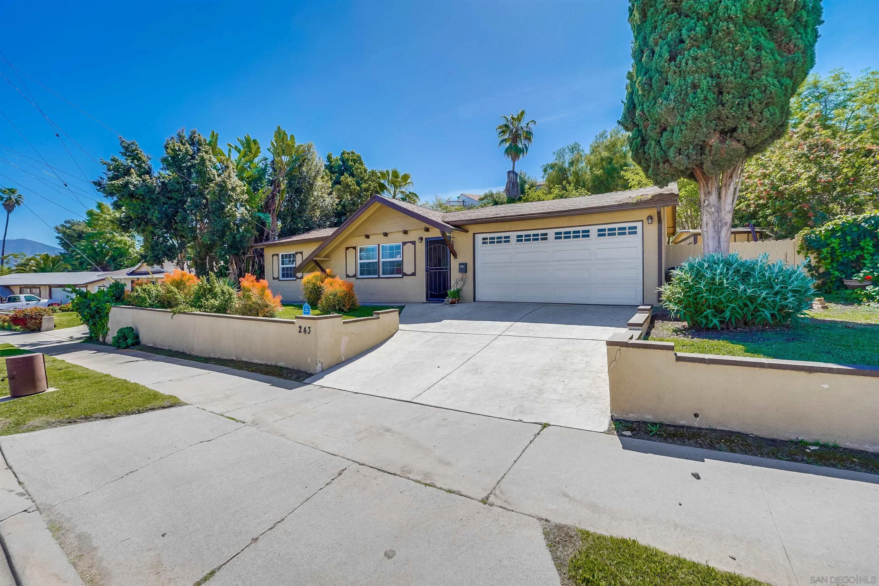 243 Parkbrook Street Spring Valley, CA 91977 - Photo 3 of 49 Gallery Image 3