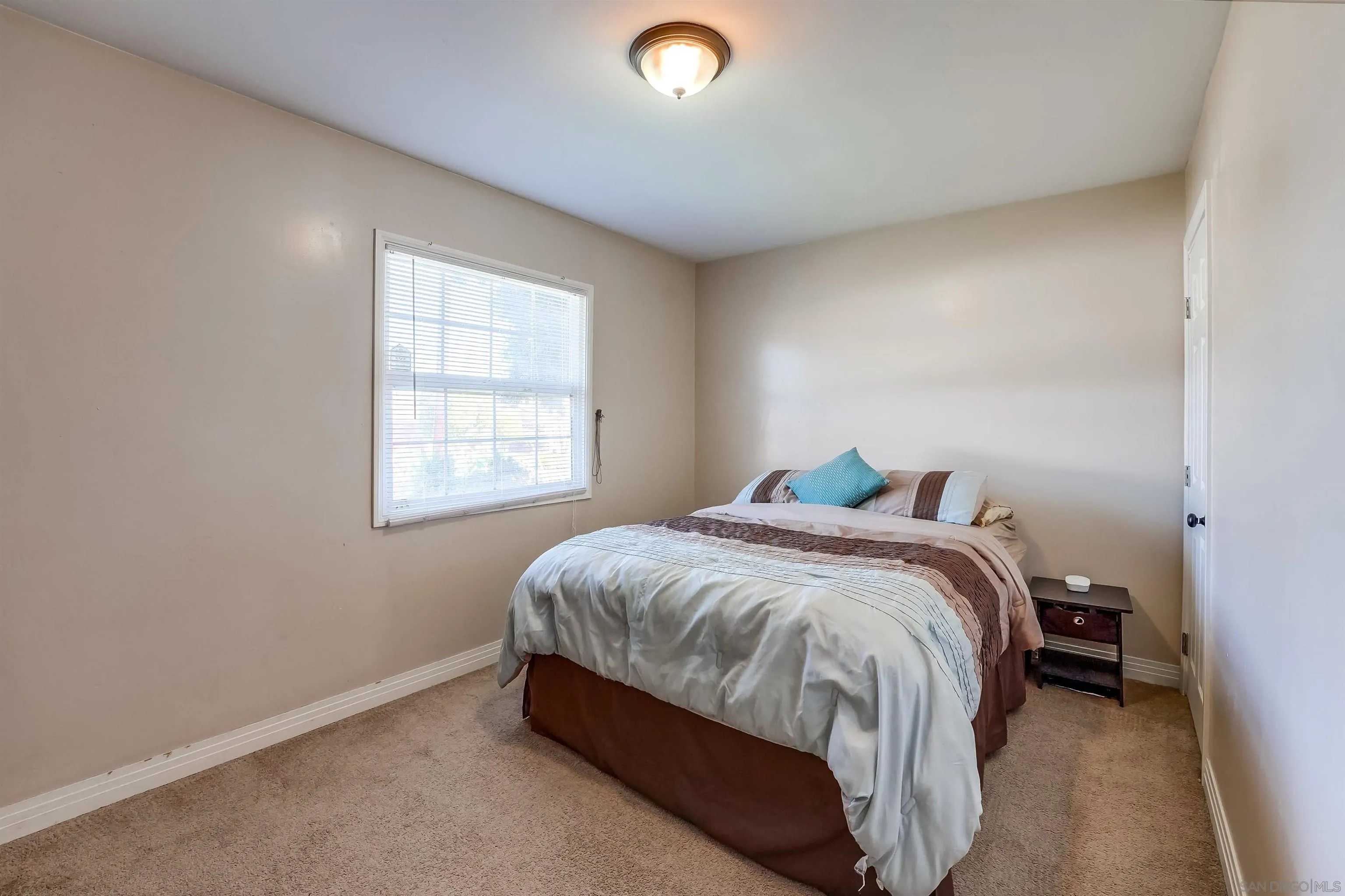 243 Parkbrook Street Spring Valley, CA 91977 - Photo 32 of 49 Gallery Image 32