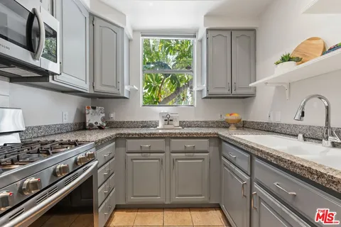 $1,069,000 | 1436 20th Street, Unit 8, Santa Monica, CA 90404