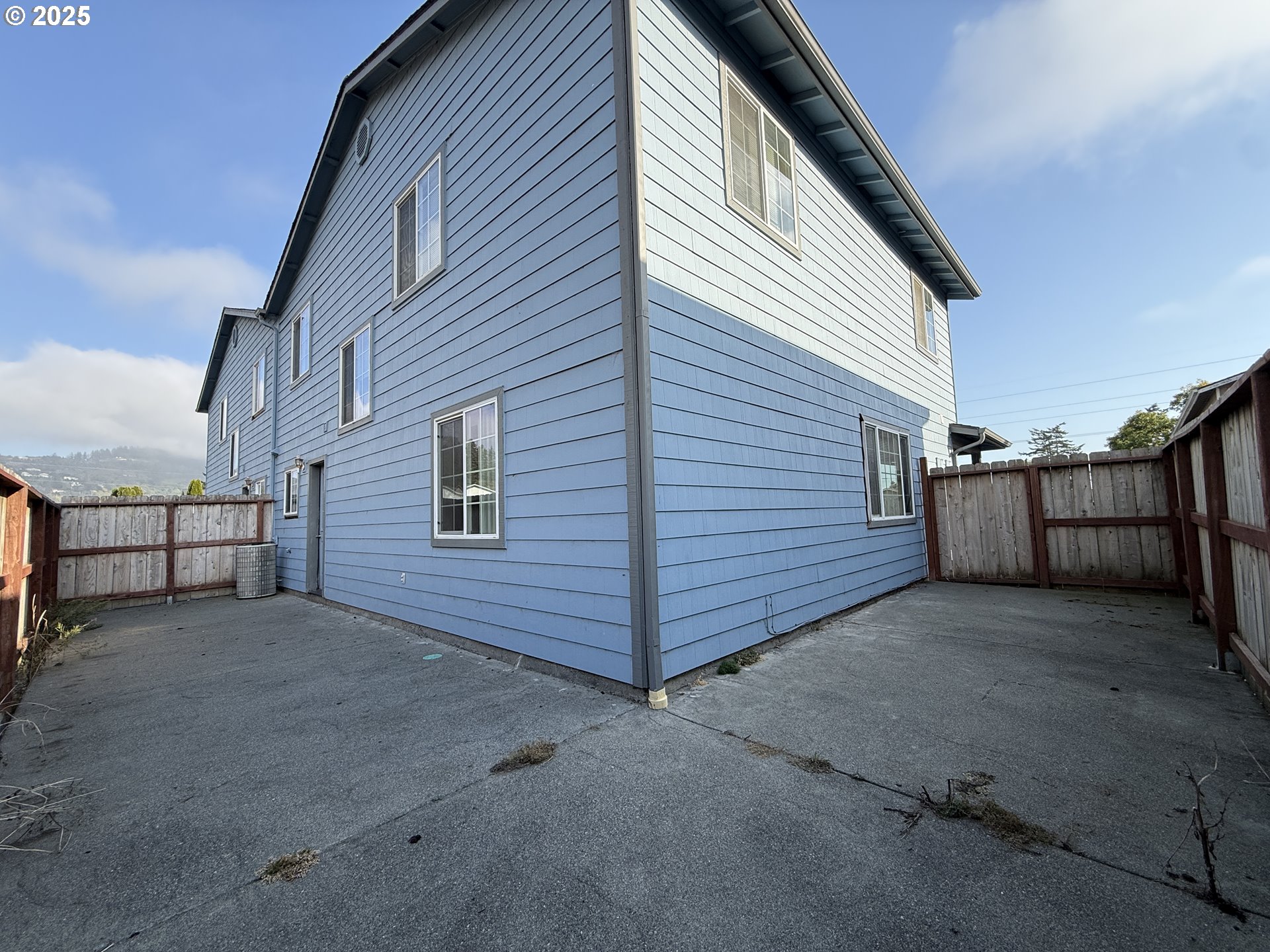 714 Pioneer Road, Unit 1B Brookings, OR 97415 - Photo 38 of 42 a view of a house with an outdoor space