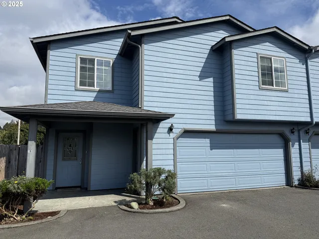 a house view with a outdoor space