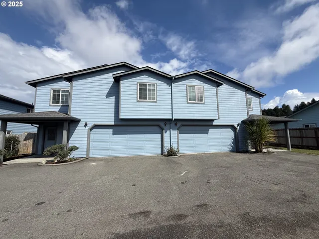 $399,000 | 714 Pioneer Road, Unit 1B, Brookings, OR 97415