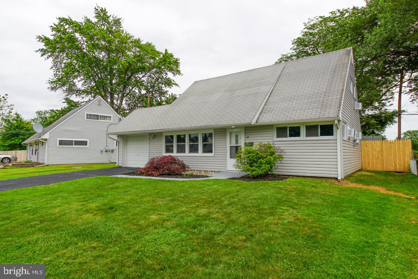 52 Island Road Levittown, PA 19057 - Photo 1 of 18 Gallery Image 1