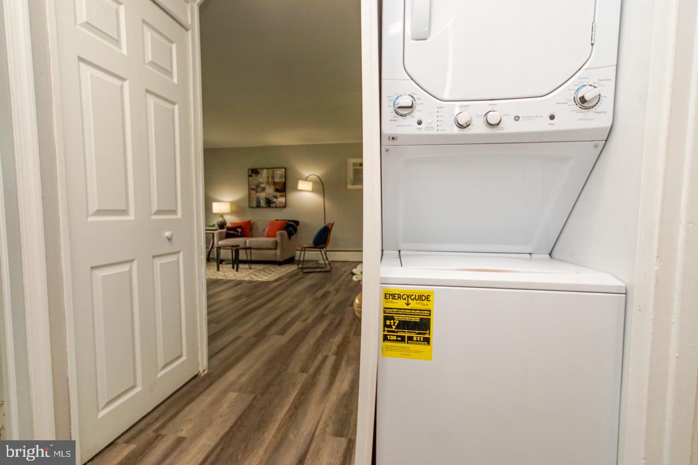 52 Island Road Levittown, PA 19057 - Photo 13 of 18 Gallery Image 13