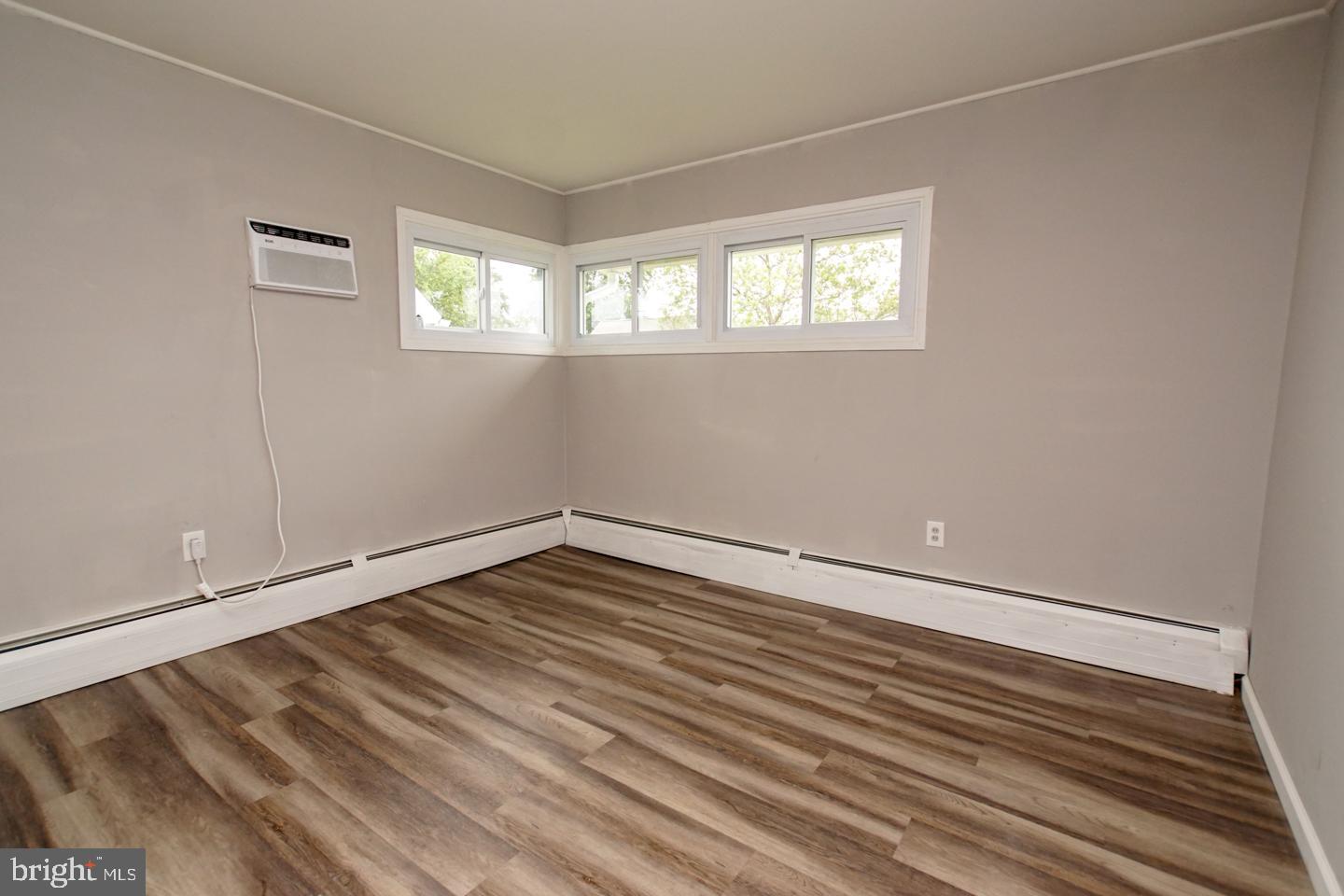 52 Island Road Levittown, PA 19057 - Photo 6 of 18 Gallery Image 6