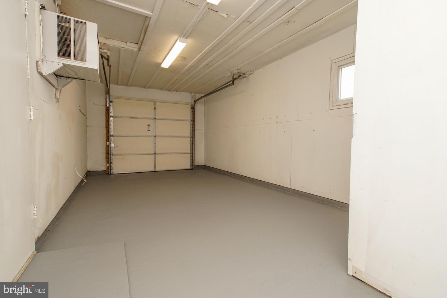 52 Island Road Levittown, PA 19057 - Photo 10 of 18 Gallery Image 10