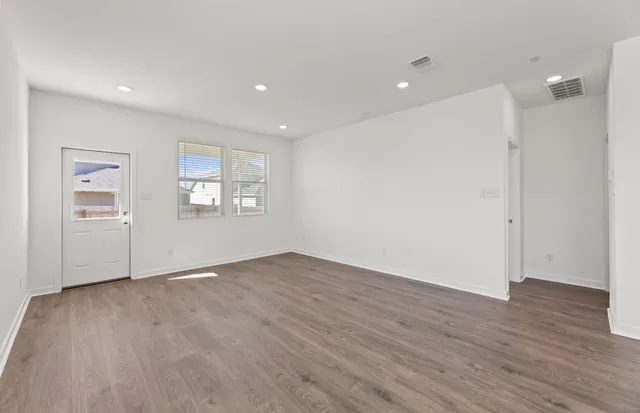 $312,680 | 401 The Duke Drive, Jarrell, TX 76537