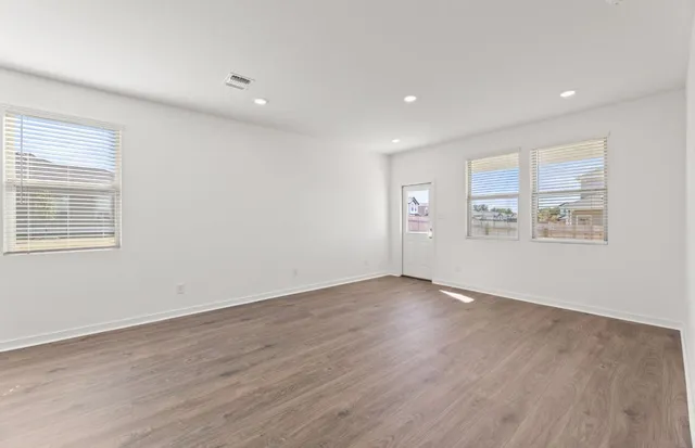 $312,680 | 401 The Duke Drive, Jarrell, TX 76537