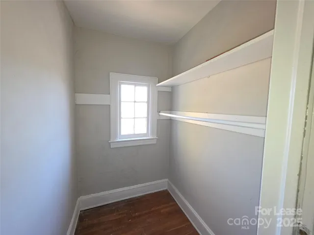 a view of utility room