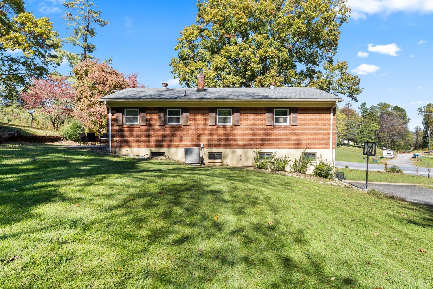 212 Ogden Road Altavista, VA 24517 - Photo 21 of 26 a view of a backyard with a garden and plants