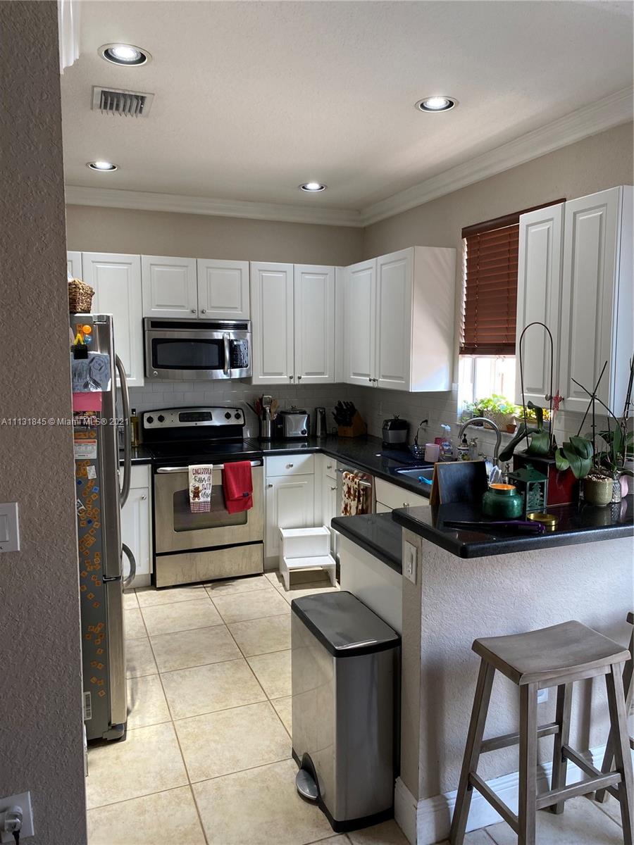 835 Southwest 154th Path, Unit 835 Miami, FL 33194 - Photo 7 of 7 Gallery Image 7
