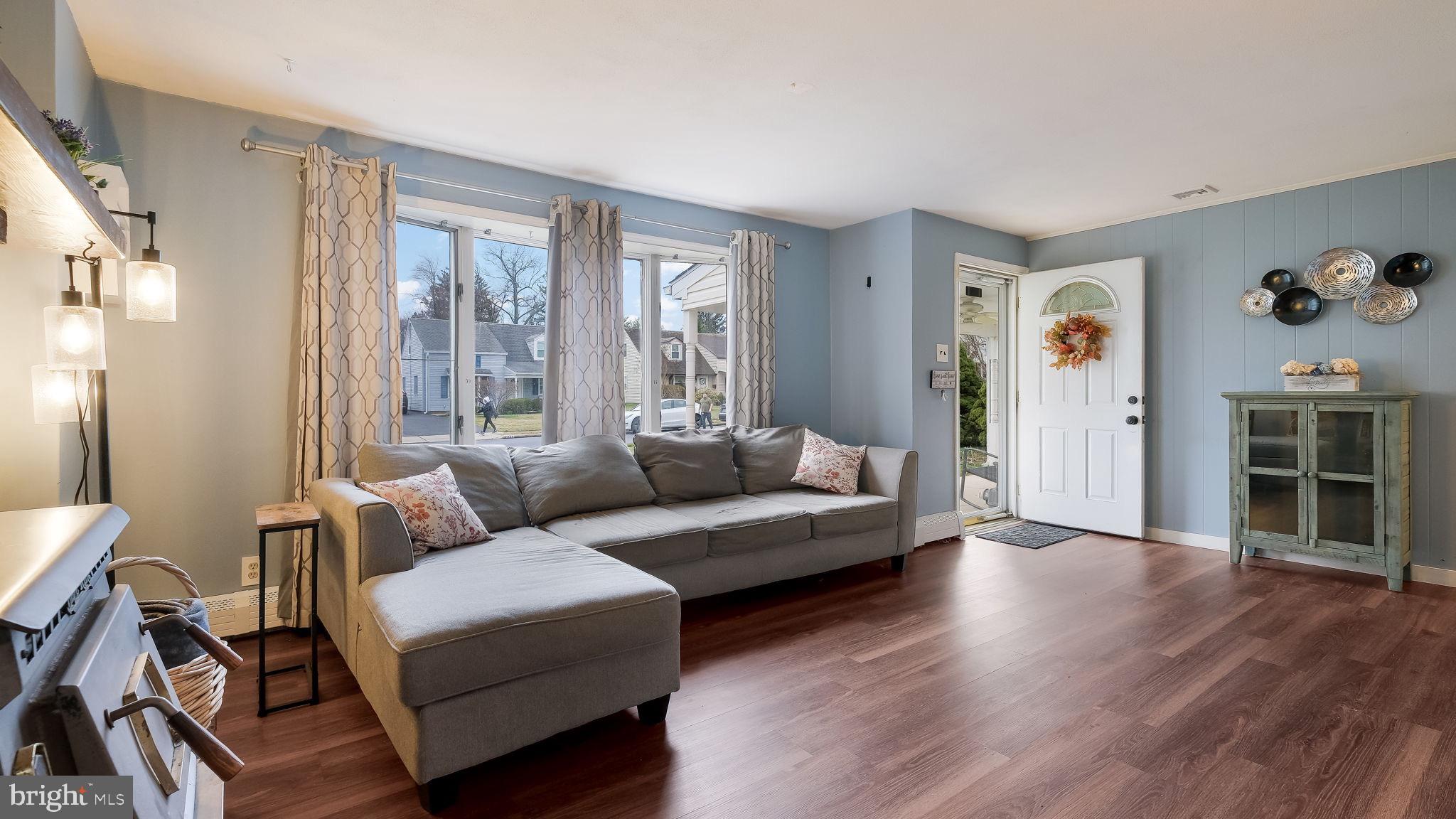 437 Newton Road Hatboro, PA 19040 - Photo 4 of 28