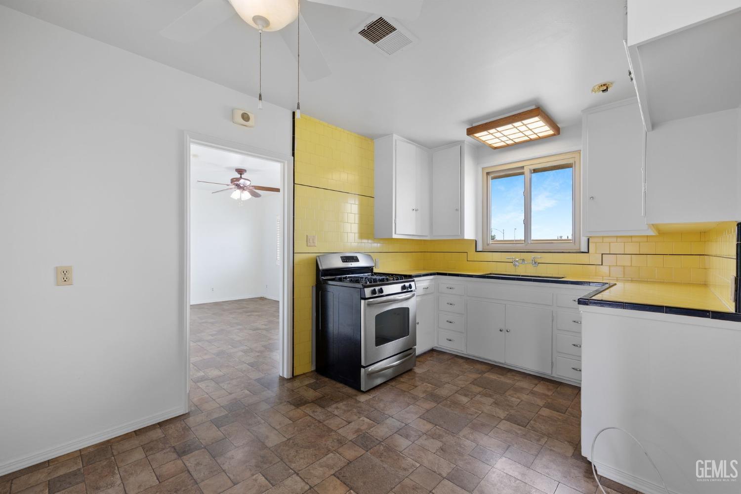 Undisclosed Address Bakersfield, CA 93307 - Photo 12 of 42