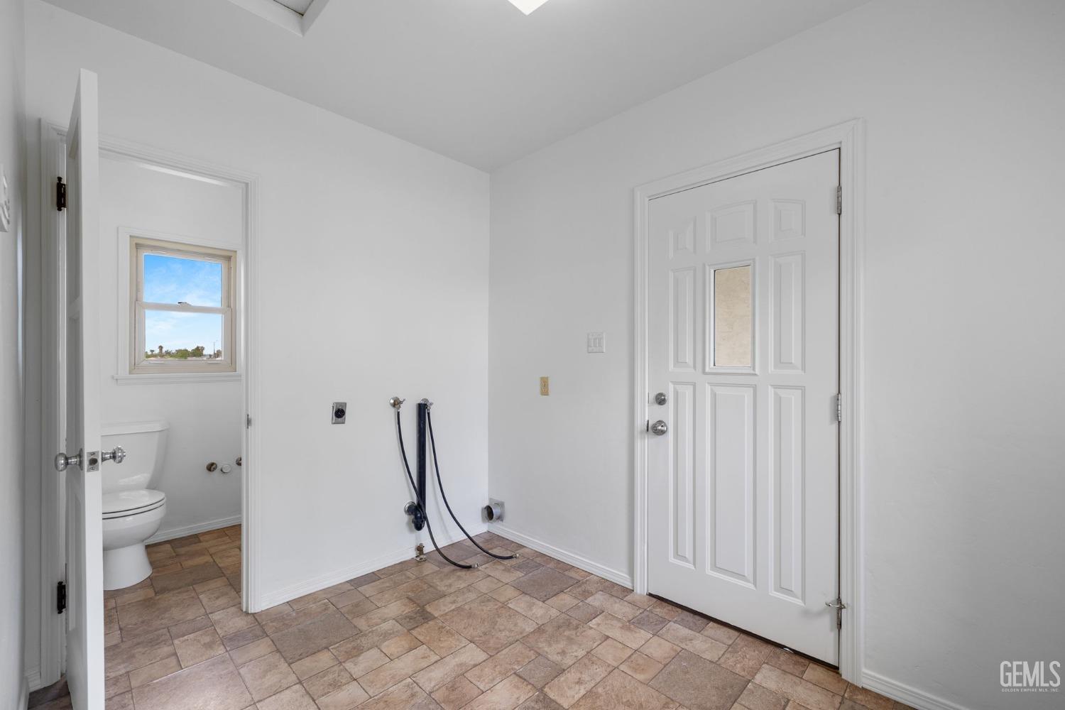 Undisclosed Address Bakersfield, CA 93307 - Photo 32 of 42