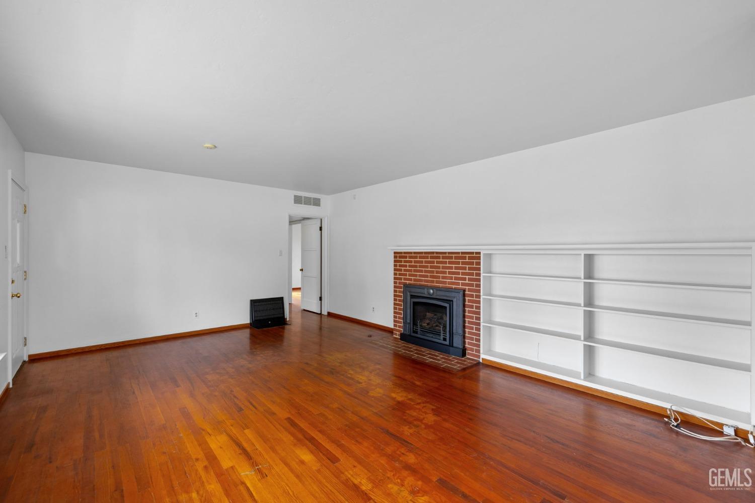 Undisclosed Address Bakersfield, CA 93307 - Photo 9 of 42