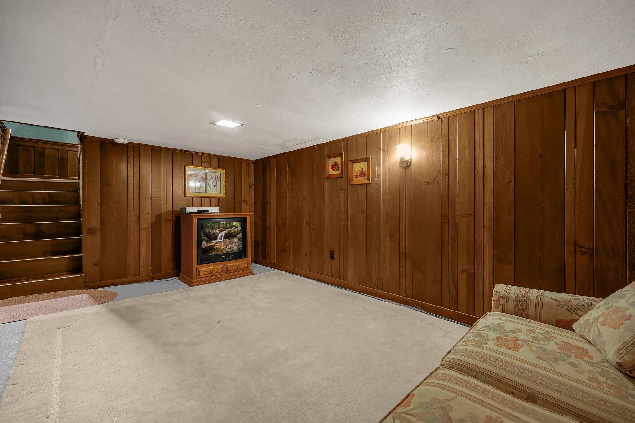 1113 Shady Lane Road Columbus, OH 43227 - Photo 22 of 29 Finished area in basement