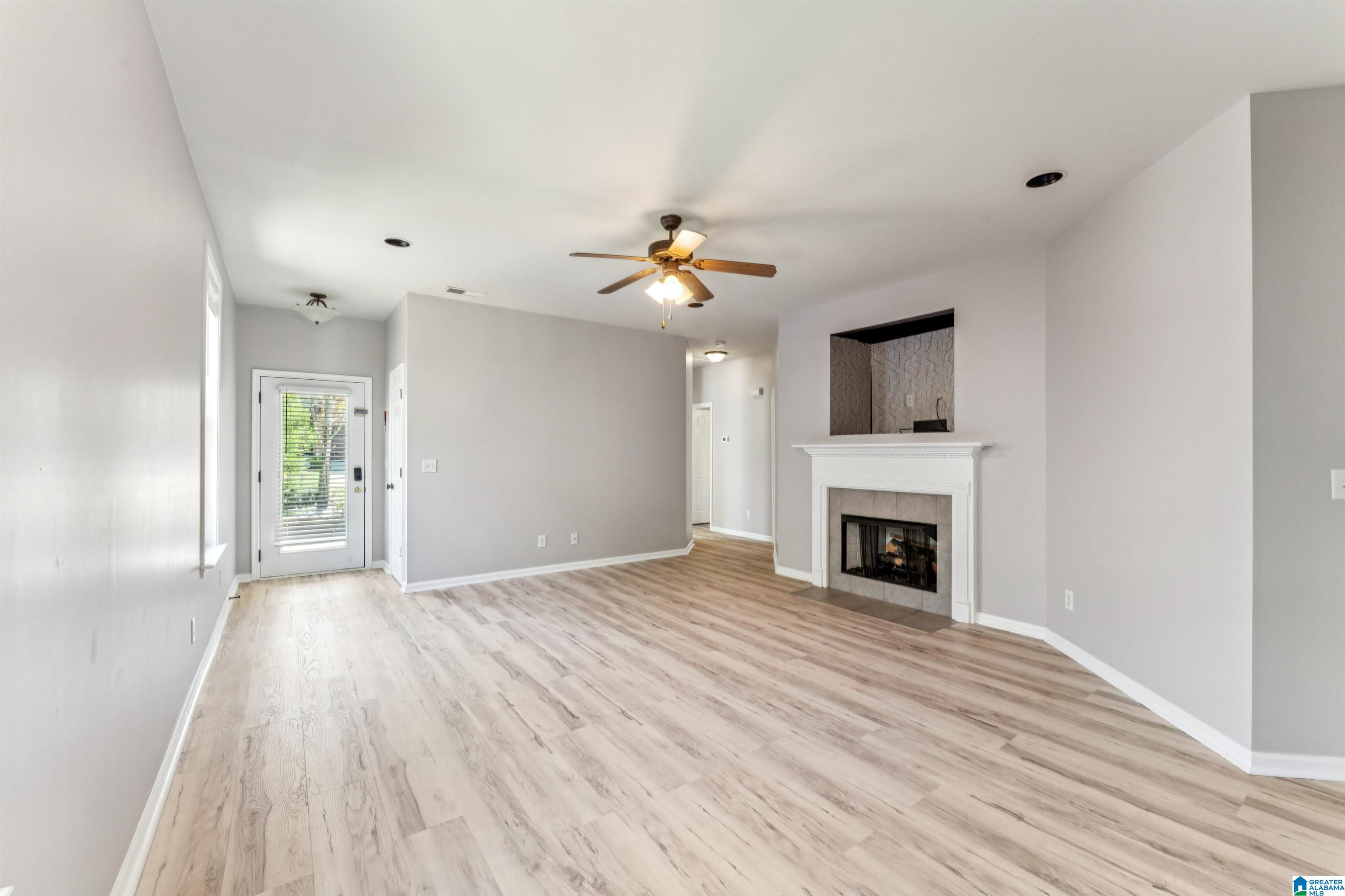 5723 Park Side Road Hoover, AL 35244 - Photo 4 of 38
