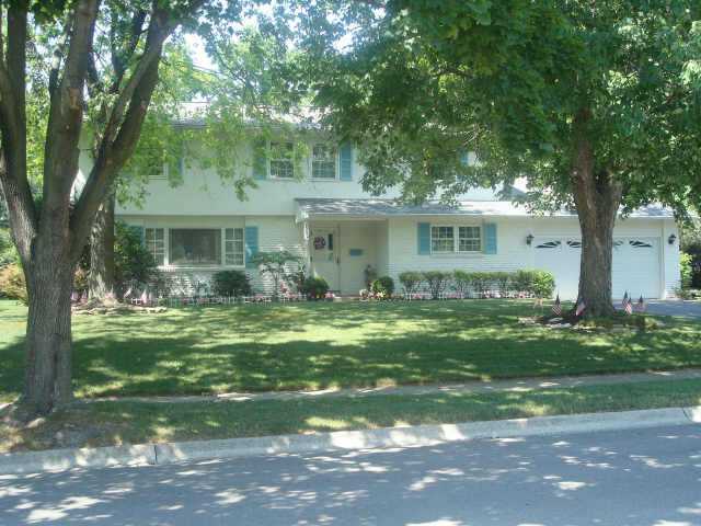 2284 Cheltenham Road Columbus, OH 43220 - Photo 1 of 10