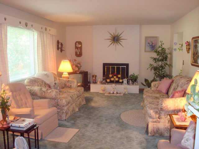 2284 Cheltenham Road Columbus, OH 43220 - Photo 2 of 10
