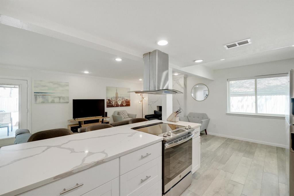 742 Austrian Road Grand Prairie, TX 75050 - Photo 11 of 38