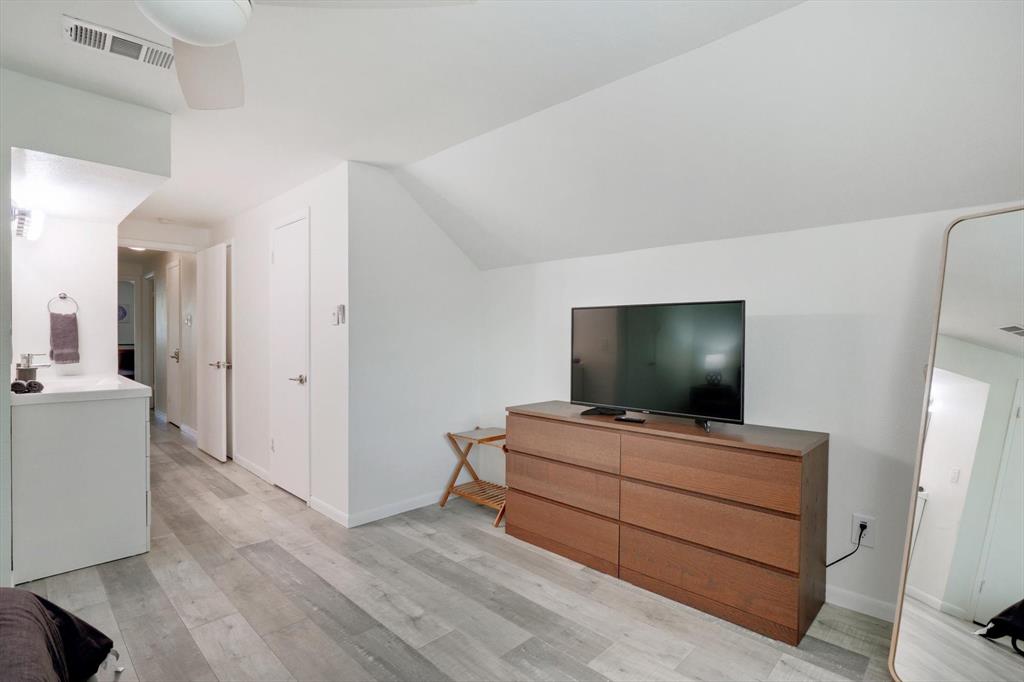 742 Austrian Road Grand Prairie, TX 75050 - Photo 18 of 38