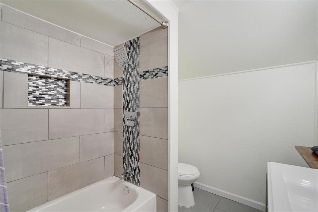 742 Austrian Road Grand Prairie, TX 75050 - Photo 21 of 38