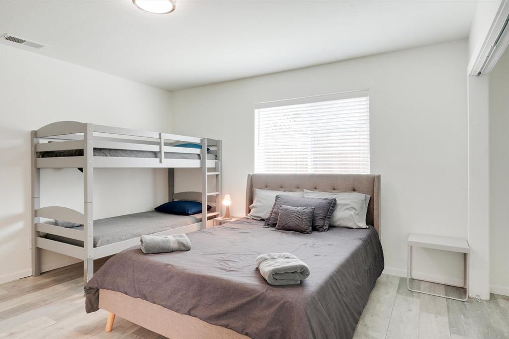 742 Austrian Road Grand Prairie, TX 75050 - Photo 28 of 38