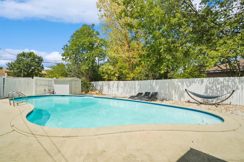 742 Austrian Road Grand Prairie, TX 75050 - Photo 34 of 38