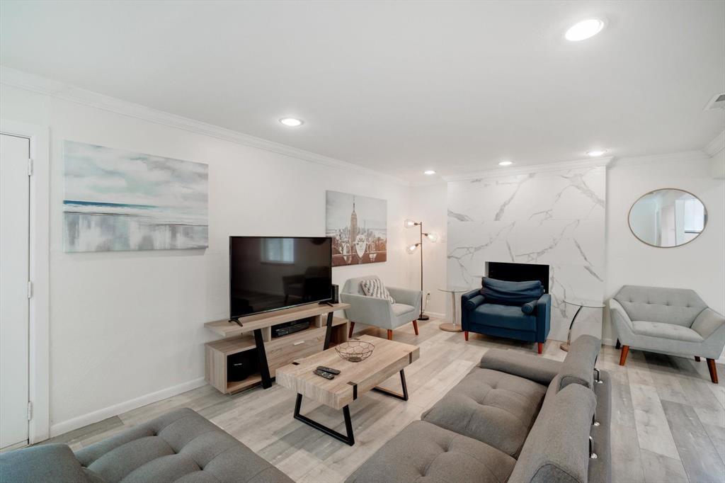 742 Austrian Road Grand Prairie, TX 75050 - Photo 6 of 38