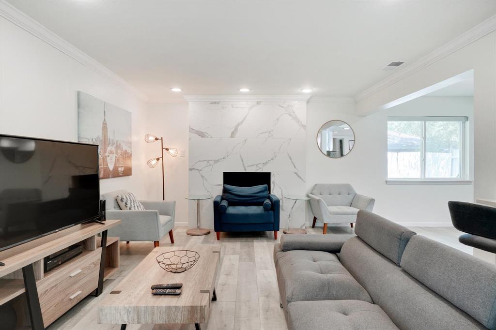 742 Austrian Road Grand Prairie, TX 75050 - Photo 8 of 38