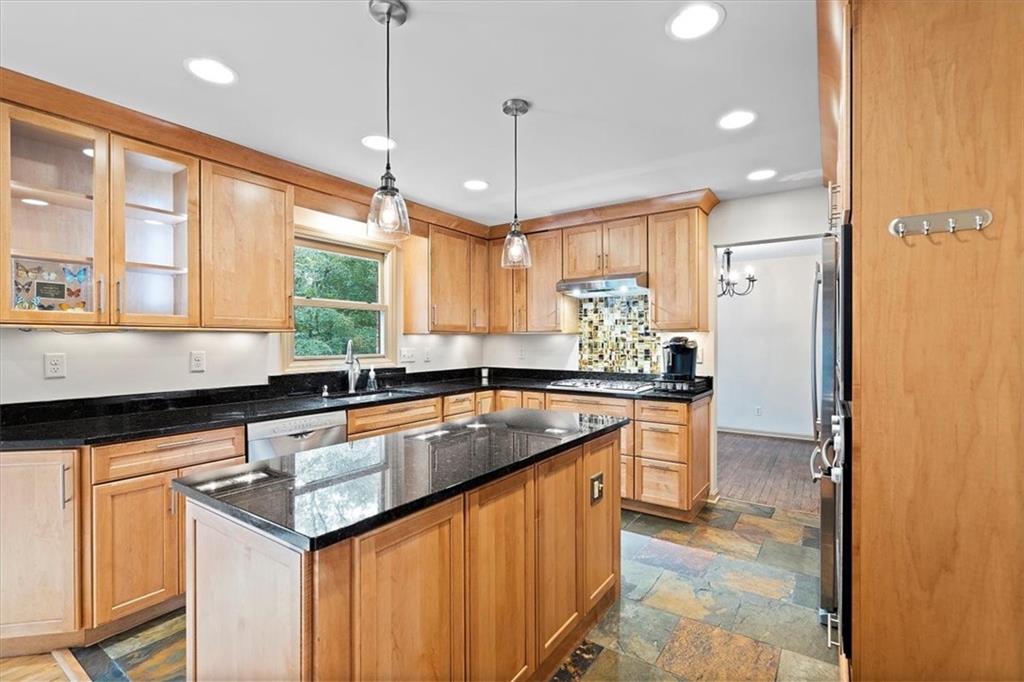 10 Highmeadow Road Pittsburgh, PA 15215 - Photo 11 of 23 Gallery Image 11