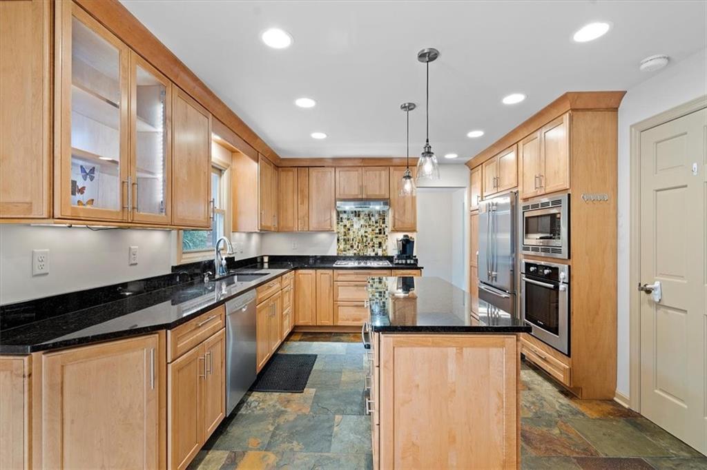 10 Highmeadow Road Pittsburgh, PA 15215 - Photo 12 of 23 Gallery Image 12