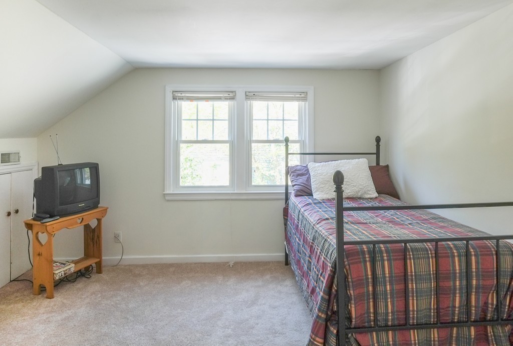 23 Stonebridge Road Wayland, MA 01778 - Photo 13 of 17